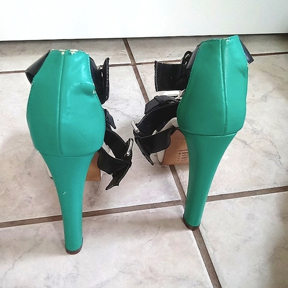 Michael Antonio Color Block Platform Sandals - Picture 2 of 7